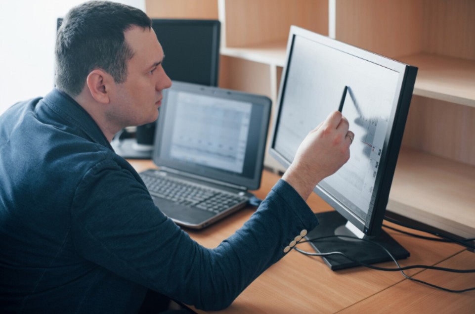 Relación de los procesos normativos de RRHH con la trazabilidad